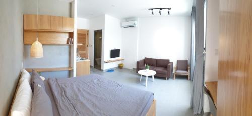 Studio Apartment room in Lem's Apartment & Coffee