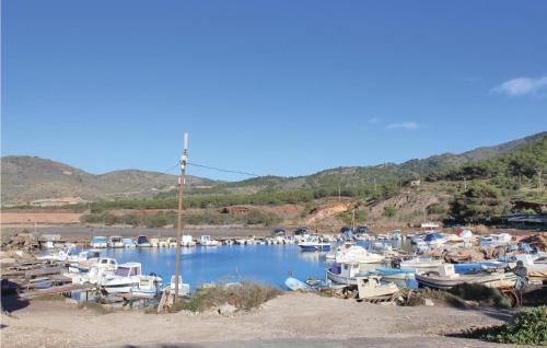 A szálláshely kívülről, Awesome Home In Portman With Kitchen in La Union