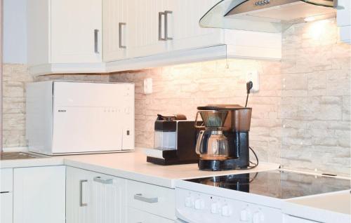 kök, Two-Bedroom Holiday Home In Knared in Kristianstad