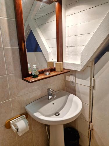 Petite case creole avec jardin au calme