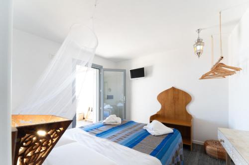 Ajamola - main image