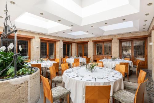 파라도르 데 산토 도밍고 데 라 칼자다 - 레스토랑