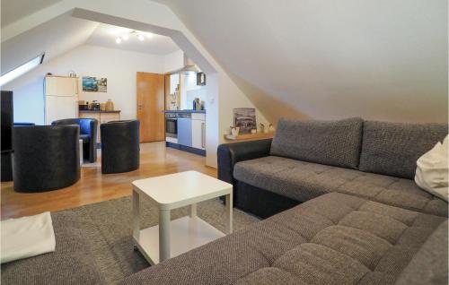 2 Bedroom Cozy Apartment In Kemmenau in Kemmenau