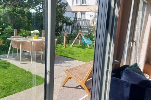 Metro L3 Bel appart lumineux avec jardin in Bagnolet