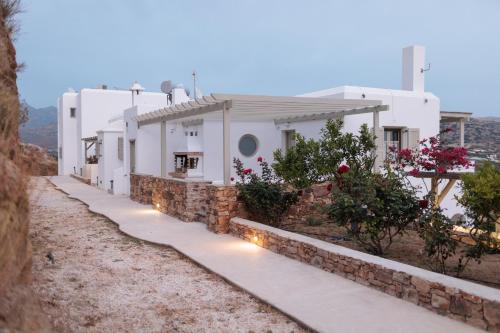 Dārzs, Halcyon Suites and Villas Naxos in Agkidia