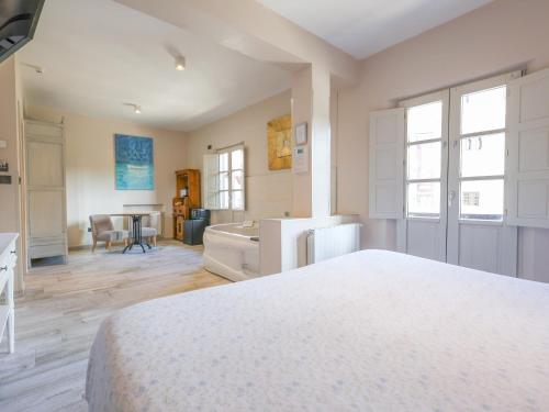 Suites con Jacuzzi Santillana - image 8