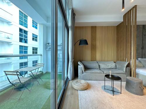 Ultra Luxury Flat Fully Upgrade with Balcony in Marina, Dubai (Foto 5)