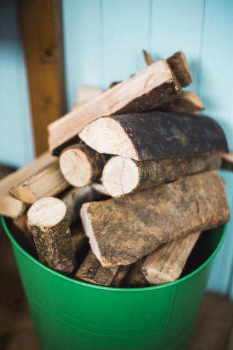 Rock Farm Slane - Glamping Room Type - Shepherd's Hut - Pine