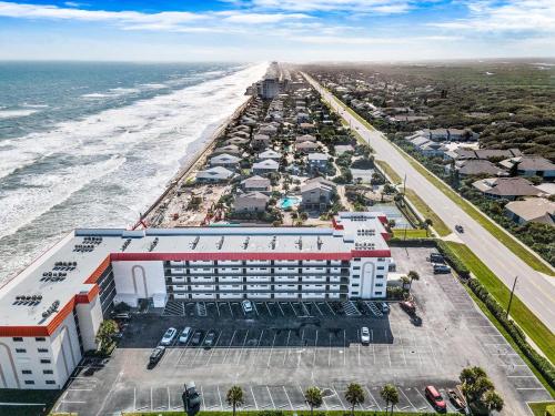 Hacienda del Sol II 414 in New Smyrna Beach, USA
