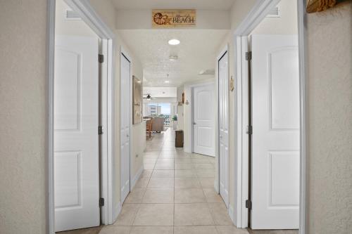 Oceanwalk 12-404 in New Smyrna Beach, USA