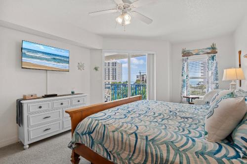 Oceanwalk 12-404 in New Smyrna Beach, USA