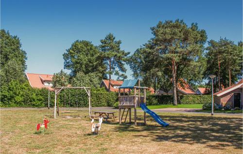 Three-Bedroom Holiday Home in Hoge Hexel - image 13
