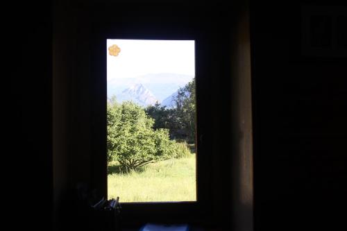 Maison de charme calme entourée de montagne (Maison de charme calme entouree de montagne) in Ussat