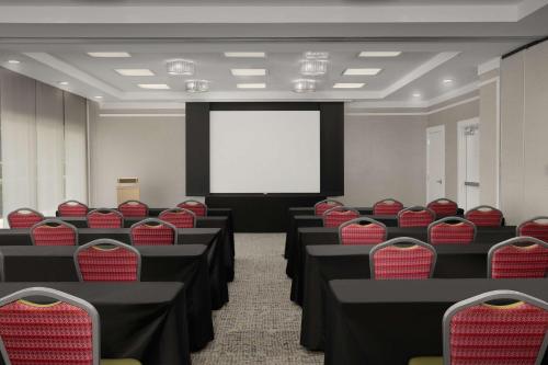 Hampton Inn & Suites Orlando North Altamonte Springs - image 8