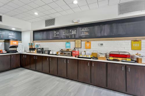 Hampton Inn Houston-Pearland TX - image 41
