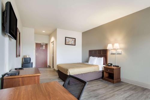 Econo Lodge Anderson - image 8