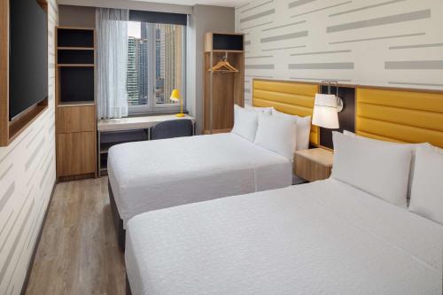 Hampton Inn by Hilton New York Times Square - image 3