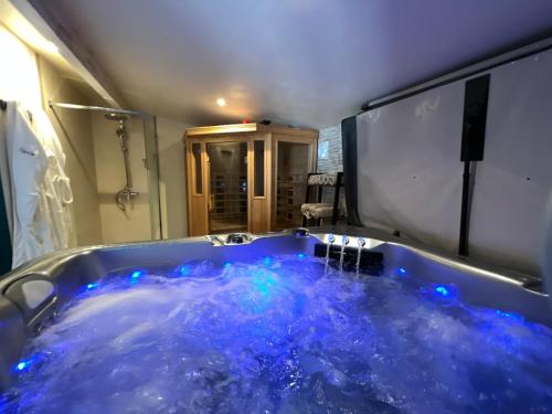 Karstais baseins, Lécrin chambre d'hôte spa (Lecrin chambre d'hote spa) in Bellegarde