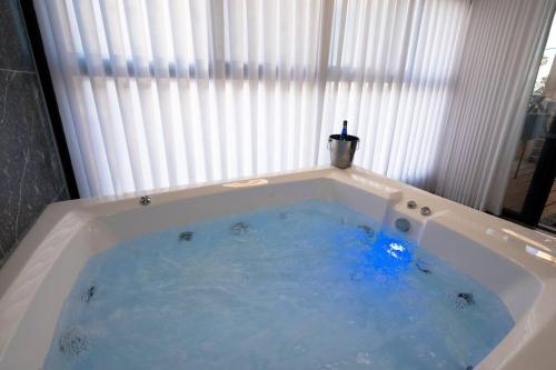 מבנים בים 75-26 Suites at sea in Mount Carmel