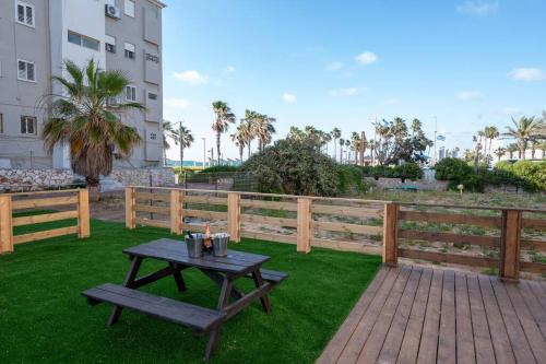 מבנים בים 75-26 Suites at sea in Mount Carmel