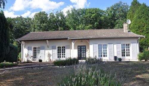 Bruyère et Charmes de Bourgogne - Cluny Taizé Maison plain pied gîte à louer La Guiche
