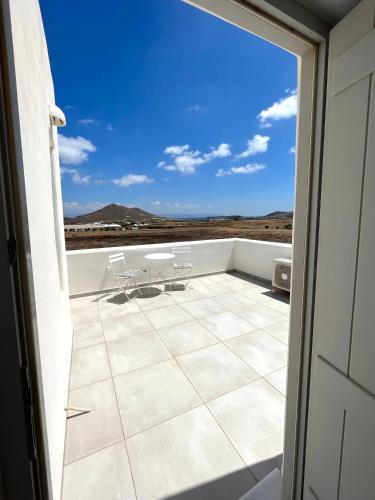 Quiet 3-bedroom sea view house with shared pool