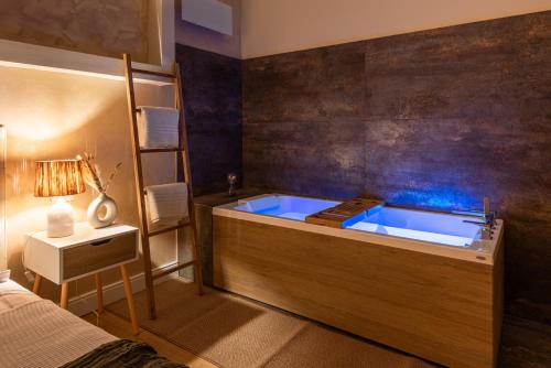 Elegante Appartamento con Giardino Privato, Jacuzzi nel Cuore di Firenze, Florence (photo 4)