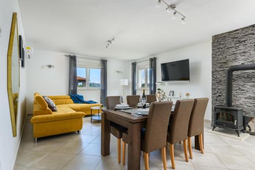 House Luka by Briskva in Sveti Bartul