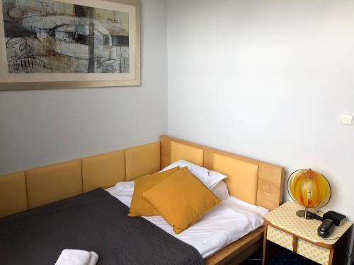 1 twin bed