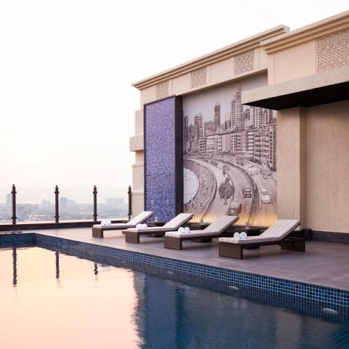 Navi Mumbai Marriott Hotel - 수영장