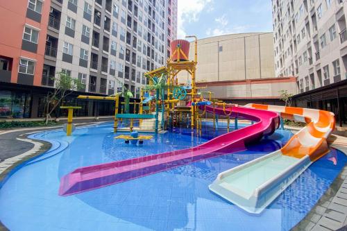 Well Studio Transpark Juanda Bekasi By Travelio