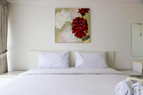Fancy and Nice 1BR Apartment at H Residence By Travelio – Jakarta, NY