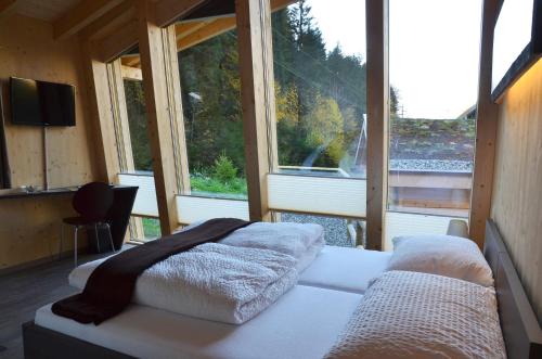 2 twin beds