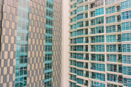 Fancy and Nice 1BR at Brooklyn Alam Sutera Apartment By Travelio – khách sạn tại Alam Sutera