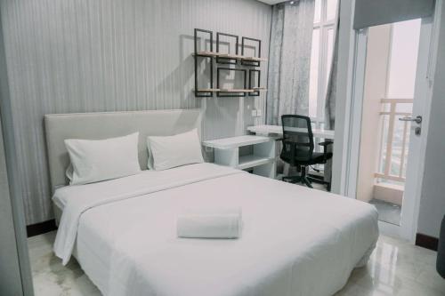 Homey and Comfy Stay Studio Apartment at B Residence By Travelio, Tangerang