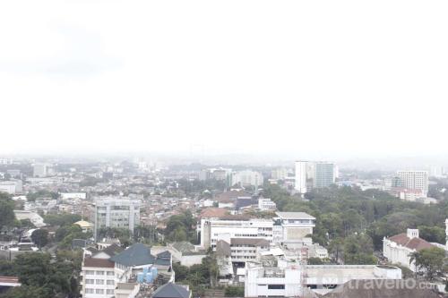 Gorgeous & Comfy 2BR at Braga City Walk Apartment By Travelio, Bandung