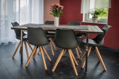 90 qm Wohnung, Klima in den Schlafzimmern, 3 Zimmer, Balkon & große Küche - In Seenähe, schnell in der Stadt, Leipzig (Foto 8)