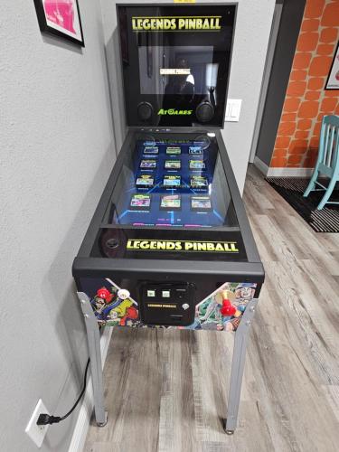 Groovy Funhouse Getaway - 4 bdrm near Legoland Groovy Funhouse Getaway - 4 bdrm near Legoland