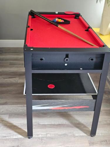 Groovy Funhouse Getaway - 4 bdrm near Legoland Groovy Funhouse Getaway - 4 bdrm near Legoland