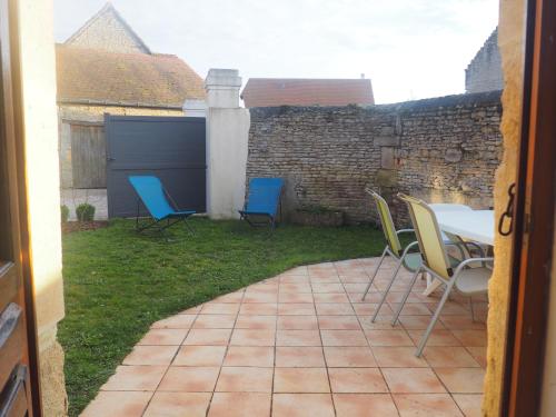 สวน, Gite de la petite maison in เอรูวีล แซ็ง แคลร์