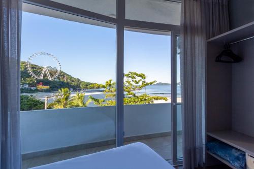 Superior Double or Twin Room with Sea View image 9