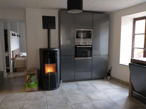 Le Val Danse - Maison de caractère de 1870 - Rénovée en 2020 (Le Val Danse - Maison de caractere de 1870 - Renovee en 2020) in Saint-Antheme