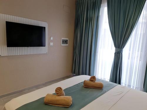 Double Room with Extra Bed image 3