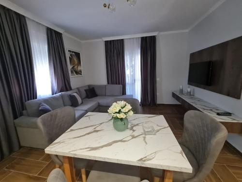 Apartment with Balcony image 2