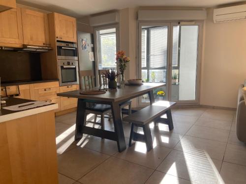 Appartement de standing - 3 chambres - 8 personnes - Grand Lyon - Location saisonnière - Villeurbanne