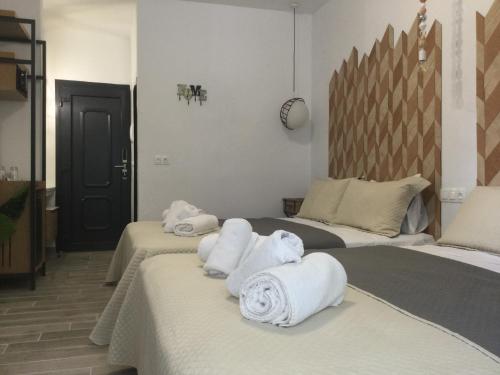 Hotel Sweet Home - image 2