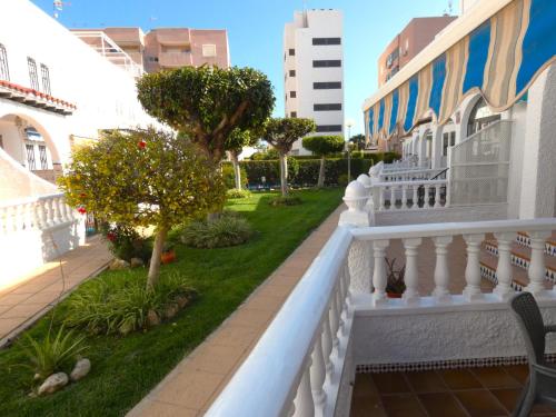Villa Magerit, entire home 5 minutes easy walk to sandy beach, La Mata (foto 6)