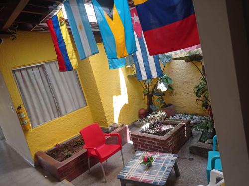 Yellow House Hostel in เอสตาดิโอ