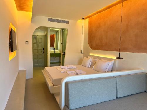 Yperia Hotel - image 14