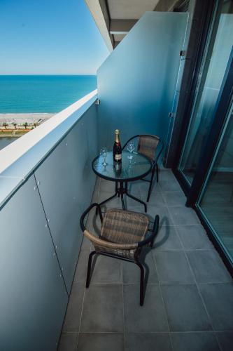 شرفة/ تراس, Alliance Palace Batumi in باتومي